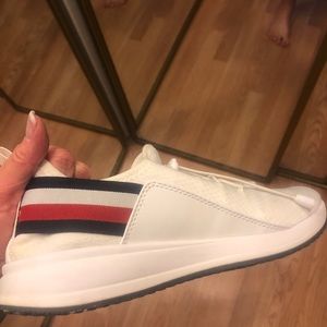 Tommy Hilfiger White w/ Red/Blue/White Stripes Sz 8.5